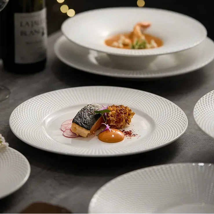 assiette_design_gastronomique_deleurde_professionnelle_premium_moderne_etoile