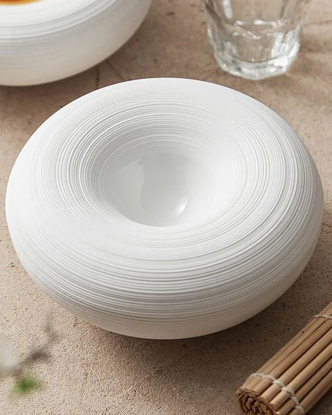 Assiette Bol Céramique Blanc Nuvia Maison Deleurde, vue rapprochée de la forme et de la finition