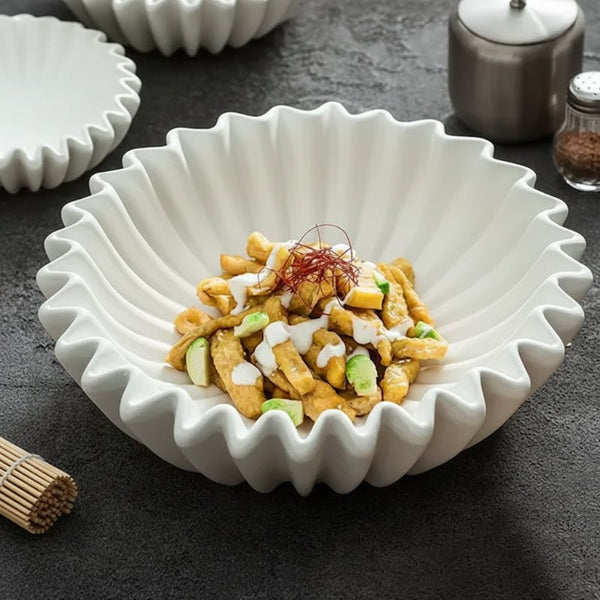 Assiette Bol Céramique Blanc Piky Maison Deleurde, vue rapprochée de la forme et de la finition