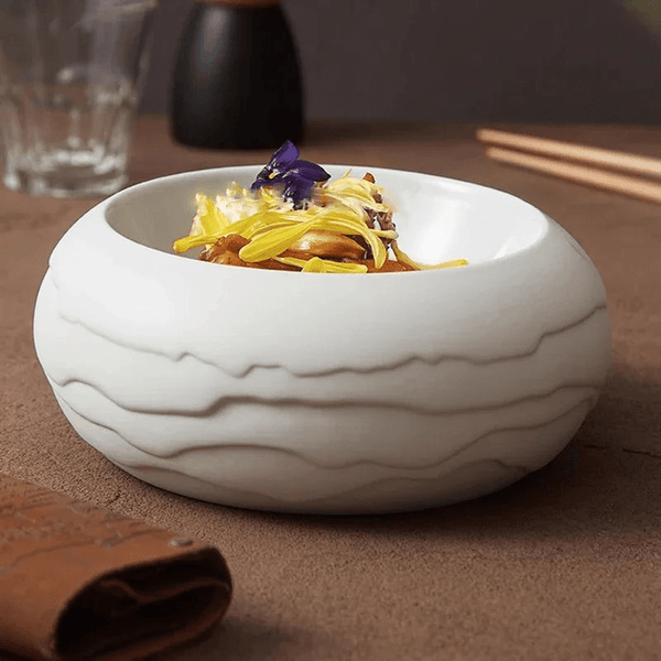 Assiette Bol Céramique Tears Maison Deleurde, vue rapprochée de la forme et de la finition