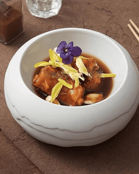 Assiette Bol Céramique Tears Maison Deleurde, vue rapprochée de la forme et de la finition