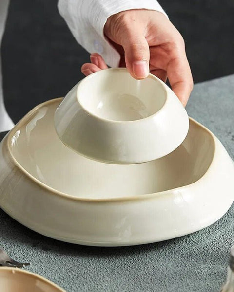 Assiette Céramique Ronde Automne Maison Deleurde, vue rapprochée de la forme et de la finition