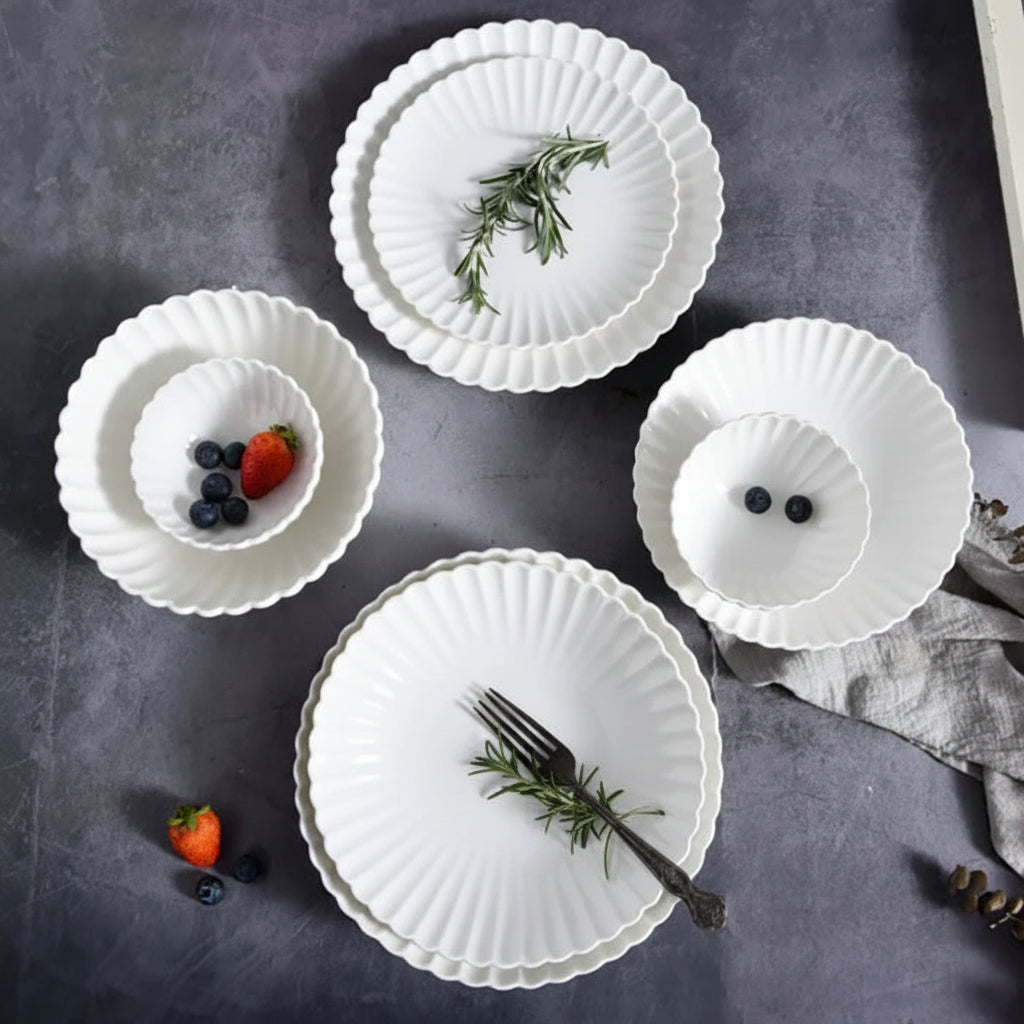 Assiette Céramique Blanche Sun Maison Deleurde, vue rapprochée de la forme et de la finition