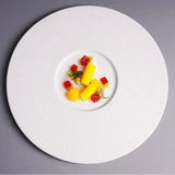 Assiette Céramique Blanche Centro Maison Deleurde, vue rapprochée de la forme et de la finition