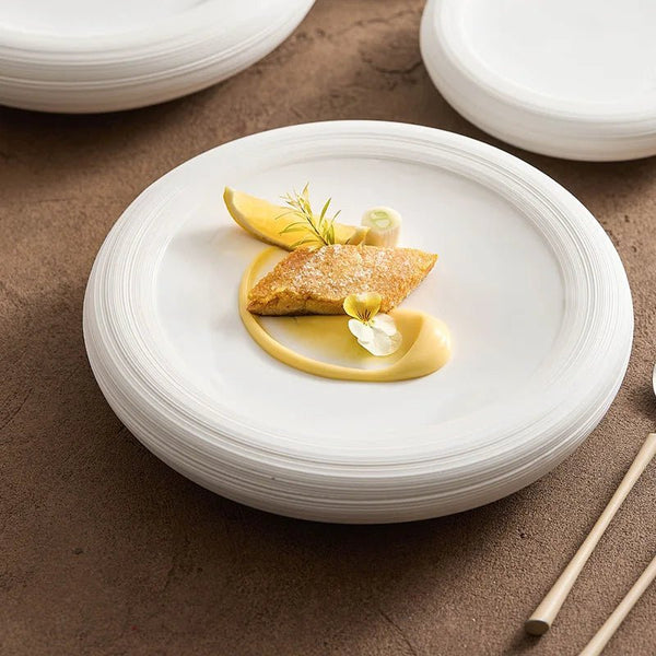 Assiette Céramique Blanche Cirlis Maison Deleurde, vue rapprochée de la forme et de la finition