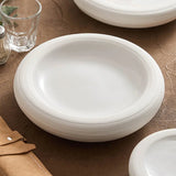Assiette Céramique Blanche Cirlis Maison Deleurde, vue rapprochée de la forme et de la finition