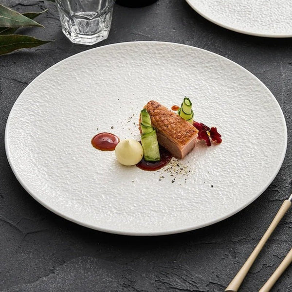 Assiette Céramique Fine Crunch Maison Deleurde avec dressage gastronomique