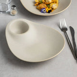 Assiette en céramique Écrin Maison Deleurde avec coupelle intégrée