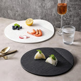 Assiette en céramique Strata Maison Deleurde, vue détaillée de la texture minérale