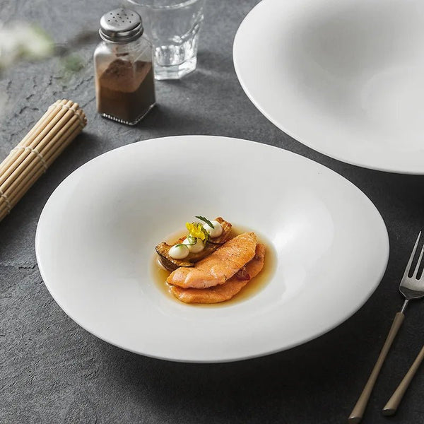 Assiette Céramique Blanche Elma Maison Deleurde, vue rapprochée de la forme et de la finition