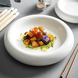 Assiette Céramique Ronde Essence Maison Deleurde avec dressage gastronomique