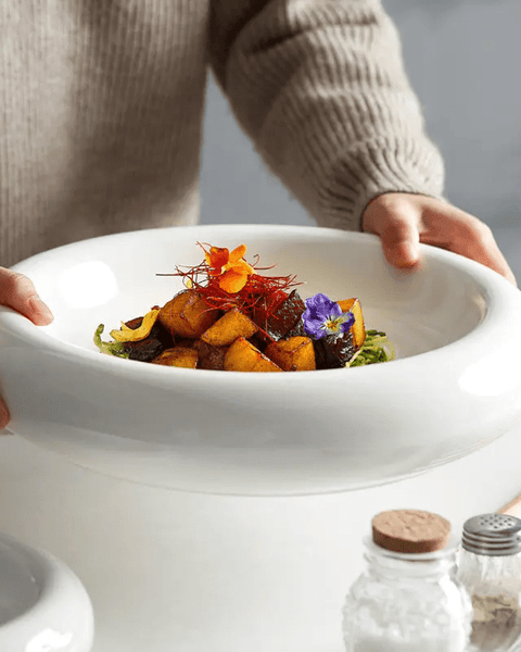Assiette Céramique Ronde Essence Maison Deleurde avec dressage gastronomique
