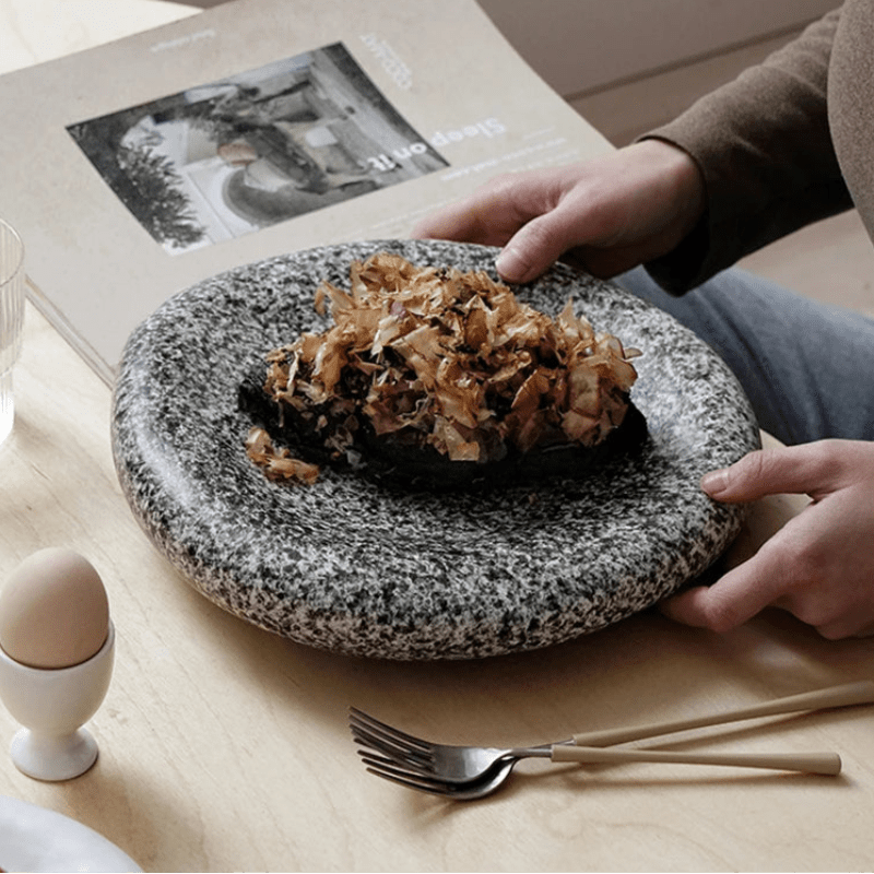 Assiette Céramique Gastronomique Galet Maison Deleurde avec dressage gastronomique