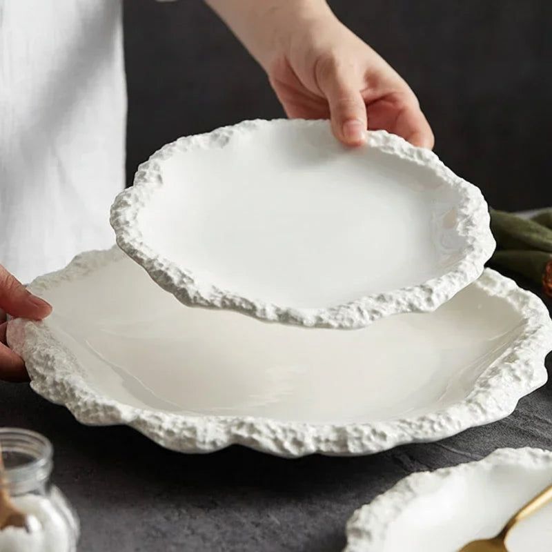Assiette en céramique Rivage Maison Deleurde, vue détaillée du bord texturé