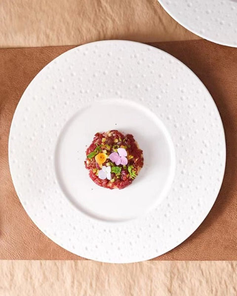 Assiette Céramique Grande Moon Maison Deleurde, vue rapprochée de la forme et de la finition