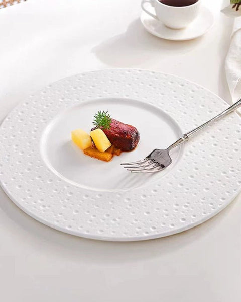 Assiette Céramique Grande Moon Maison Deleurde avec dressage gastronomique