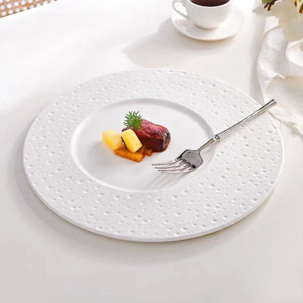 Assiette Céramique Grande Moon Maison Deleurde avec dressage gastronomique