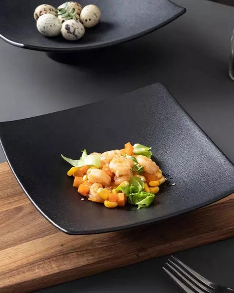 Assiette Céramique Carré Quadria Maison Deleurde, vue rapprochée de la forme et de la finition