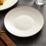 Assiette Céramique Design Spiral Maison Deleurde, vue rapprochée de la forme et de la finition
