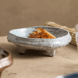 Assiette Céramique Sur Pied Stone Maison Deleurde avec dressage gastronomique