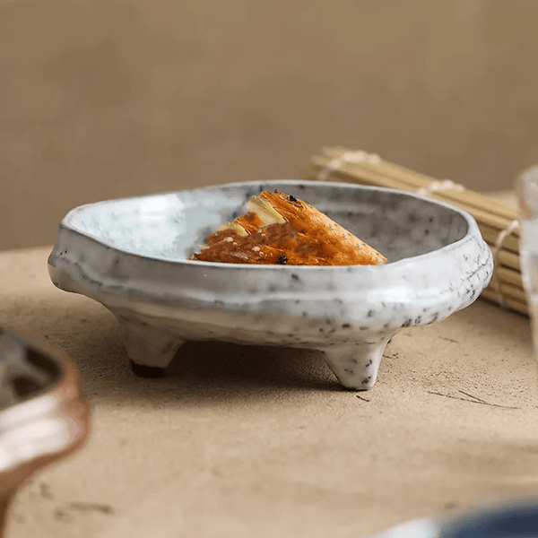 Assiette Céramique Sur Pied Stone Maison Deleurde avec dressage gastronomique