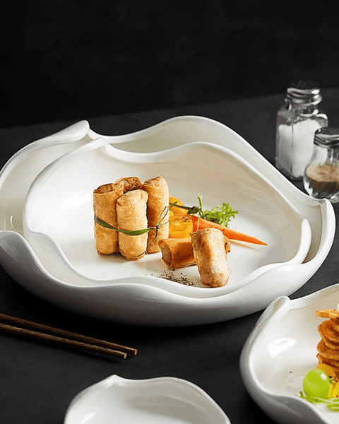 Assiette Céramique Moderne Waves Maison Deleurde avec dressage gastronomique