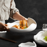 Assiette Céramique Moderne Waves Maison Deleurde avec dressage gastronomique