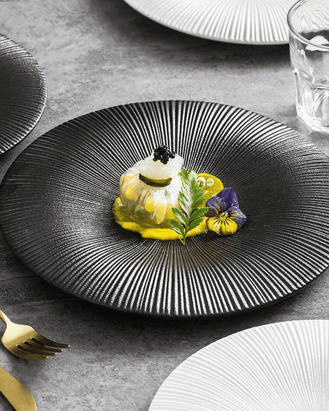 Assiette Céramique Rayonnante Zenith Maison Deleurde avec dressage gastronomique