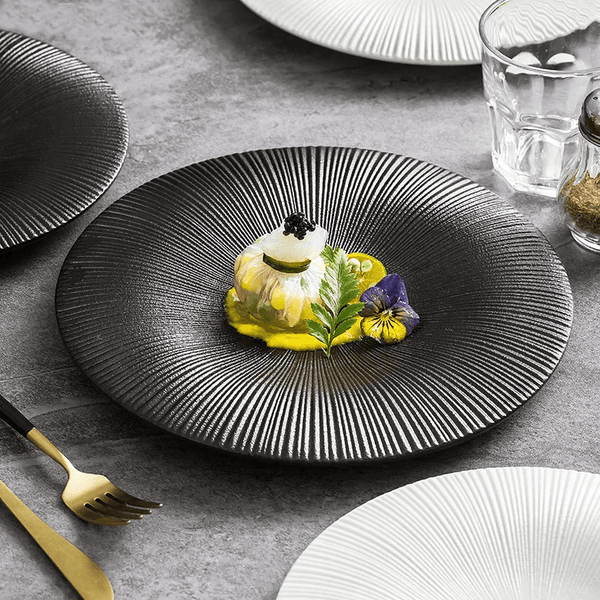Assiette Céramique Rayonnante Zenith Maison Deleurde avec dressage gastronomique