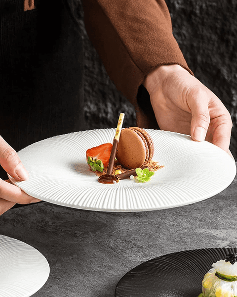 Assiette Céramique Rayonnante Zenith Maison Deleurde avec dressage gastronomique