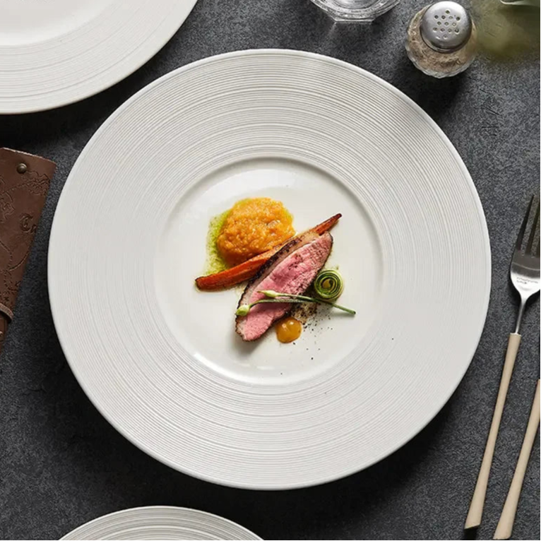 assiette design gastronomique moderne professionnel haut de gamme