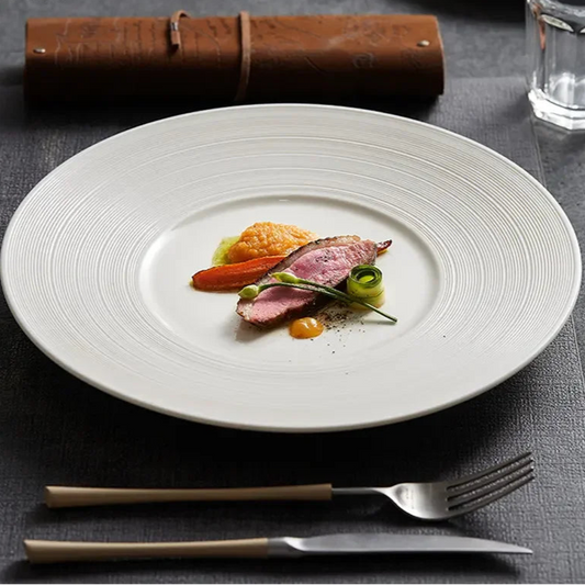 assiette design gastronomique moderne professionnel haut de gamme