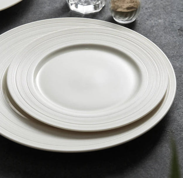 assiette design gastronomique moderne professionnel haut de gamme