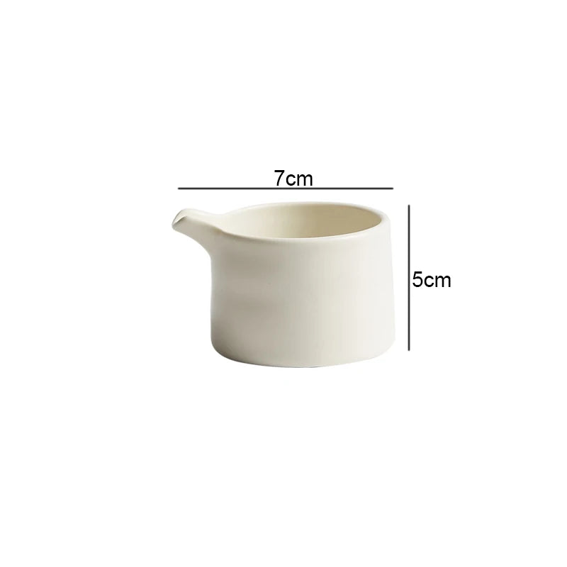Dimensions et profil de la mini saucière en céramique Goutte Maison Deleurde
