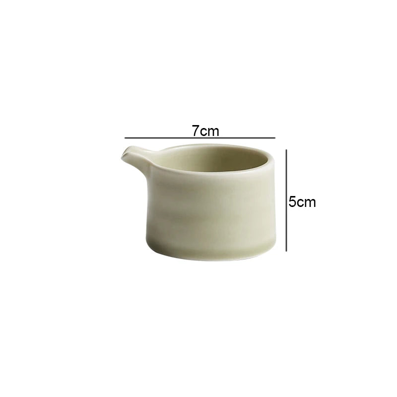 Dimensions et profil de la mini saucière en céramique Goutte Maison Deleurde