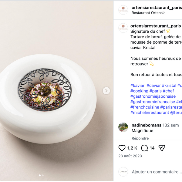 Publication de restaurant présentant une assiette blanche Maison Deleurde
