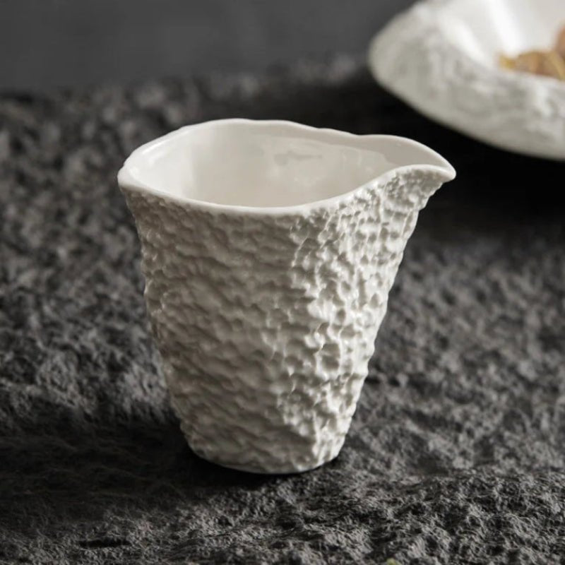 Saucière Céramique Moderne Elva Maison Deleurde, vue rapprochée de la forme et de la finition