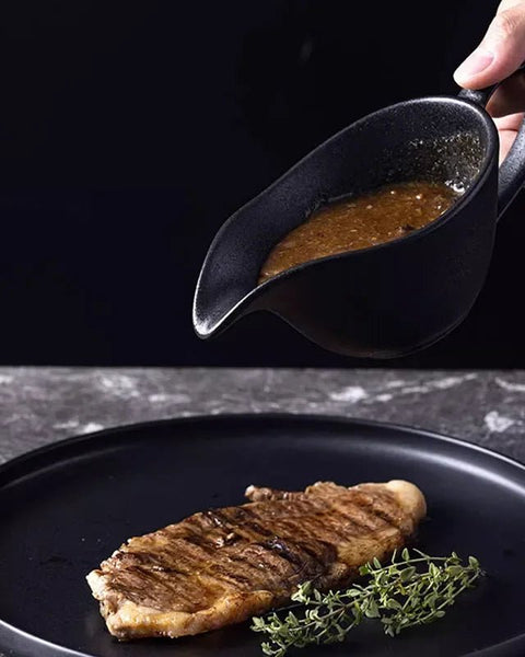 Saucière Céramique Moderne Gravita Maison Deleurde avec dressage gastronomique