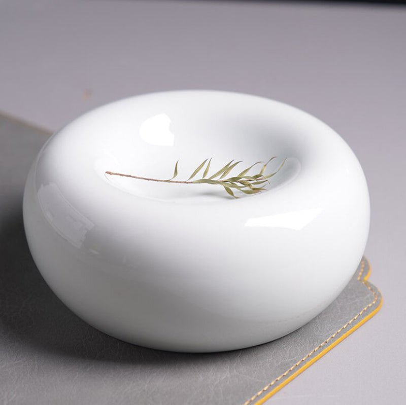 Assiette Céramique Bobly Maison Deleurde, vue rapprochée de la forme et de la finition