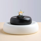 Assiette Céramique Contraste Joy Maison Deleurde, vue rapprochée de la forme et de la finition