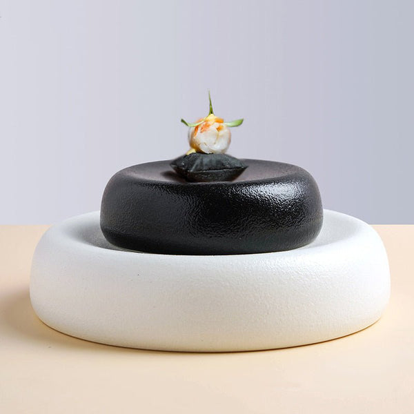 Assiette Céramique Contraste Joy Maison Deleurde, vue rapprochée de la forme et de la finition