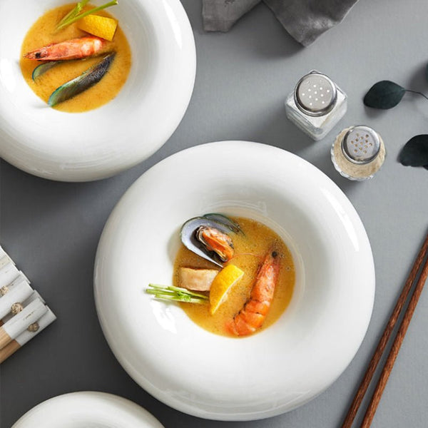 Assiette Céramique Creuse Nuage Maison Deleurde avec dressage gastronomique