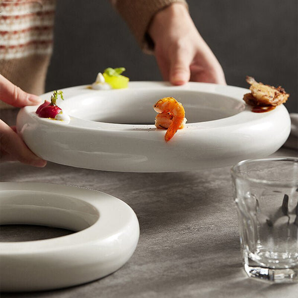 Plat à Mignardise Céramique Ring Maison Deleurde avec dressage gastronomique