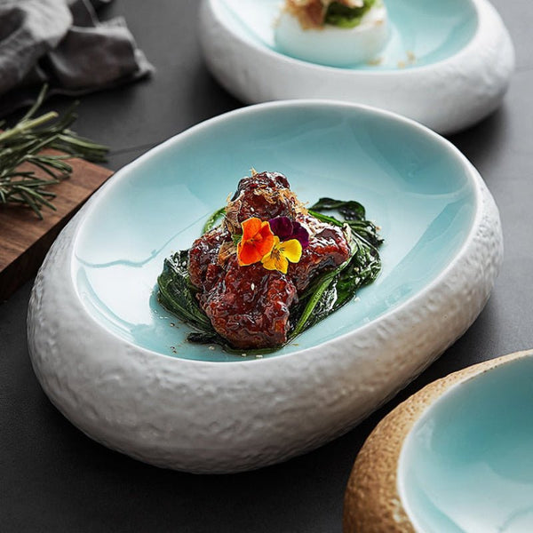 Assiette Céramique Bleu Ciel Sky Maison Deleurde avec dressage gastronomique